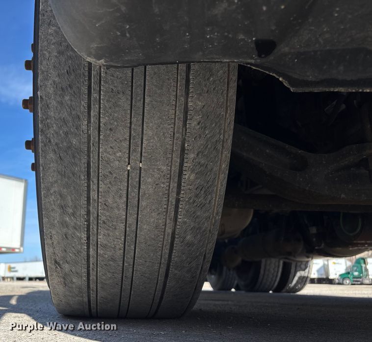 image for item FG1018 2017 Freightliner Cascadia 125 semi truck