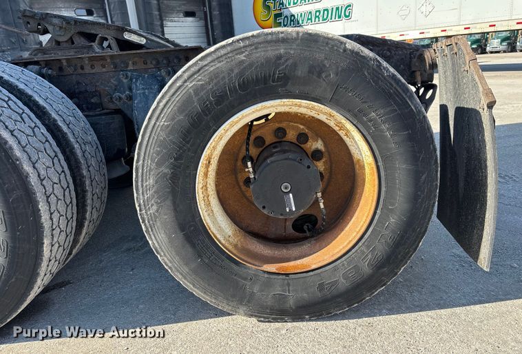 image for item FG1018 2017 Freightliner Cascadia 125 semi truck