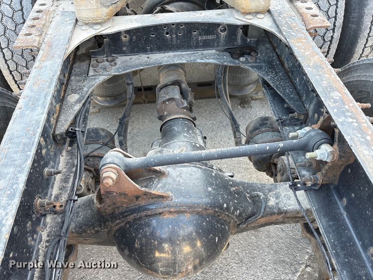 image for item FG1019 2016 Mack CXU613 semi truck