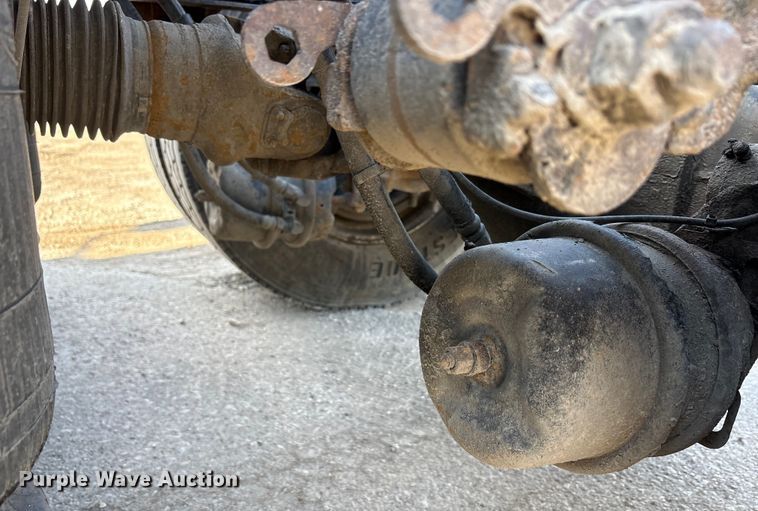 image for item FG1019 2016 Mack CXU613 semi truck