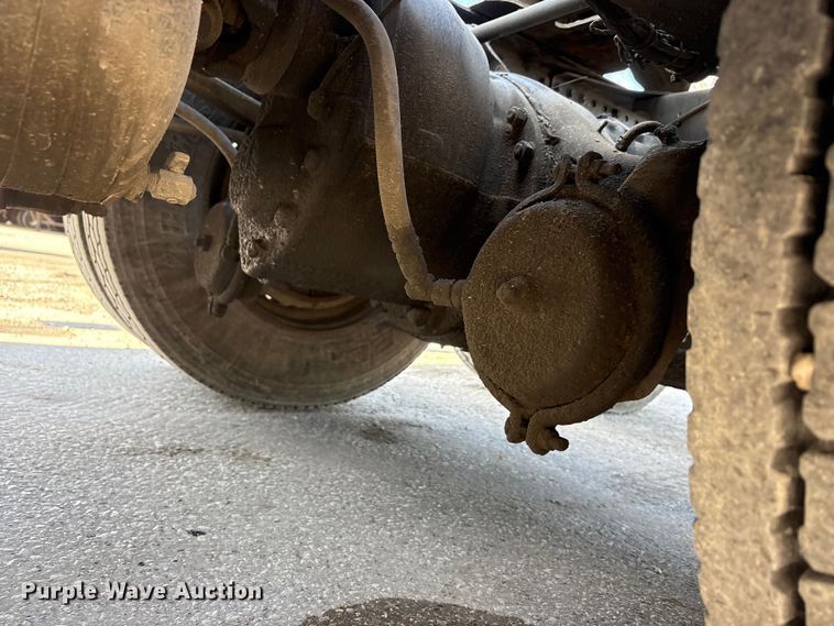 image for item FG1019 2016 Mack CXU613 semi truck