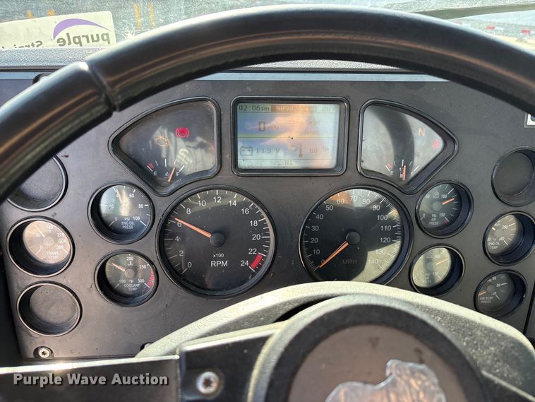 image for item FG1019 2016 Mack CXU613 semi truck