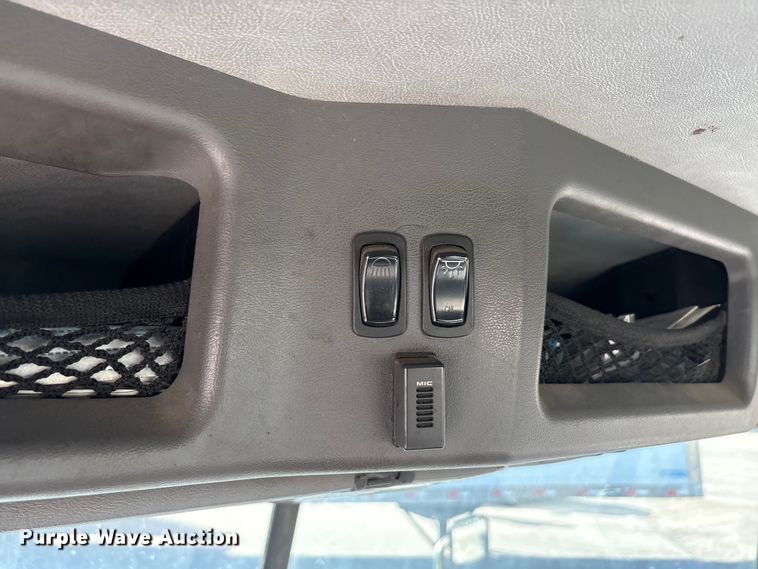 image for item FG1019 2016 Mack CXU613 semi truck