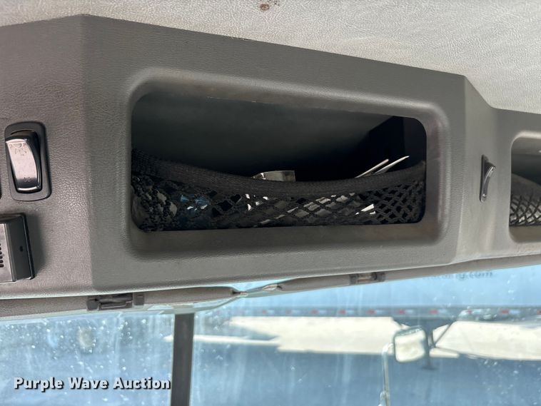 image for item FG1019 2016 Mack CXU613 semi truck