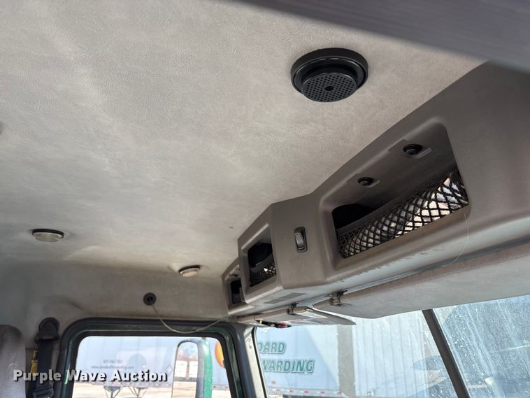 image for item FG1019 2016 Mack CXU613 semi truck