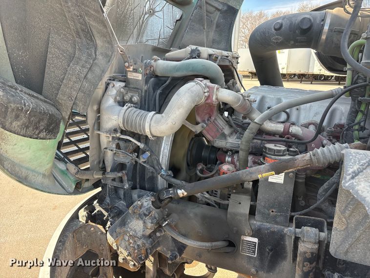 image for item FG1019 2016 Mack CXU613 semi truck