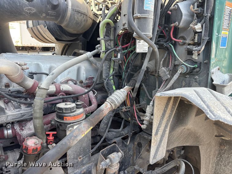 image for item FG1019 2016 Mack CXU613 semi truck