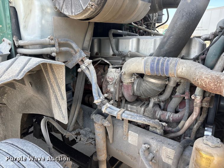 image for item FG1019 2016 Mack CXU613 semi truck