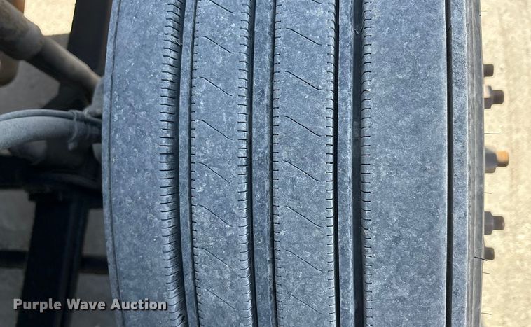 image for item FG1019 2016 Mack CXU613 semi truck