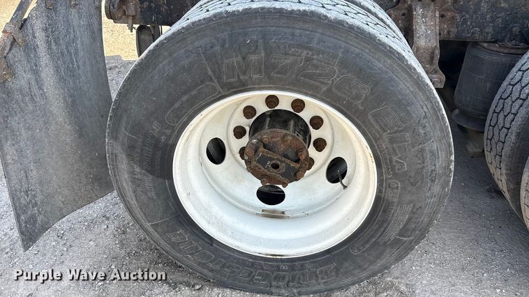 image for item FG1019 2016 Mack CXU613 semi truck