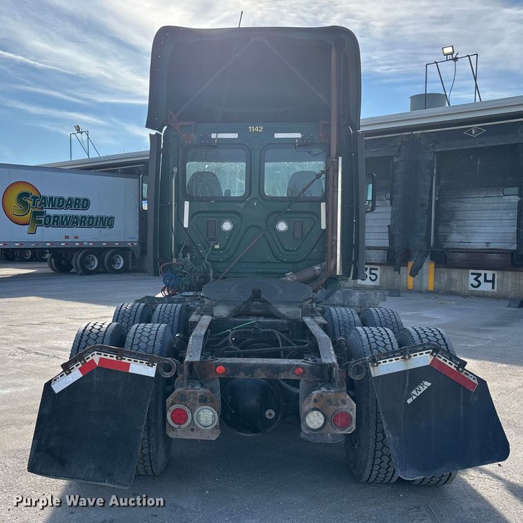 image for item FG1020 2017 Freightliner Cascadia 125 semi truck