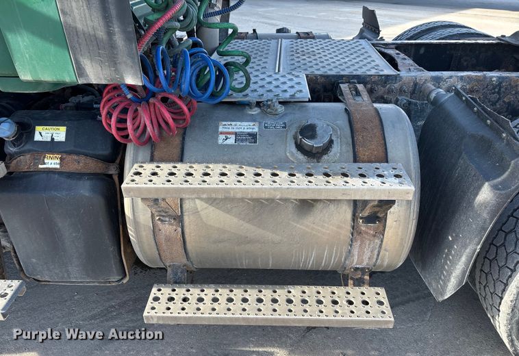 image for item FG1020 2017 Freightliner Cascadia 125 semi truck