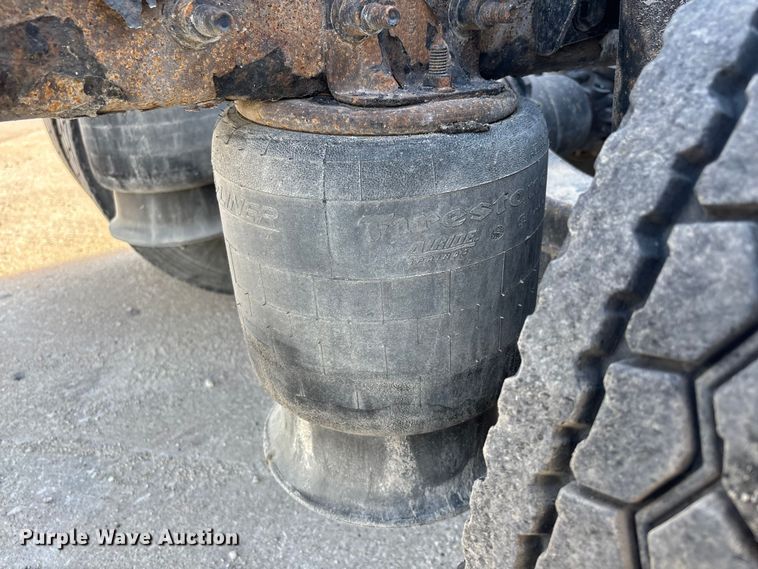 image for item FG1020 2017 Freightliner Cascadia 125 semi truck