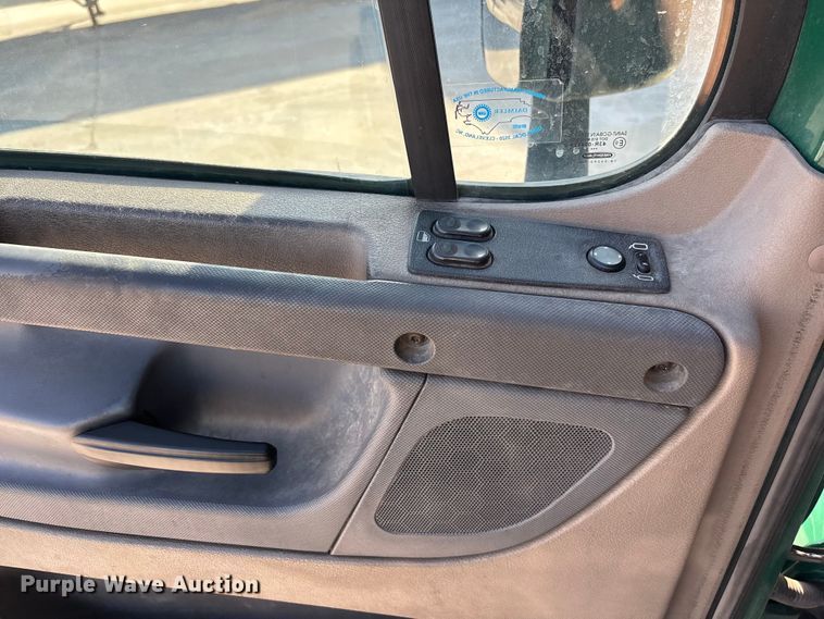 image for item FG1020 2017 Freightliner Cascadia 125 semi truck