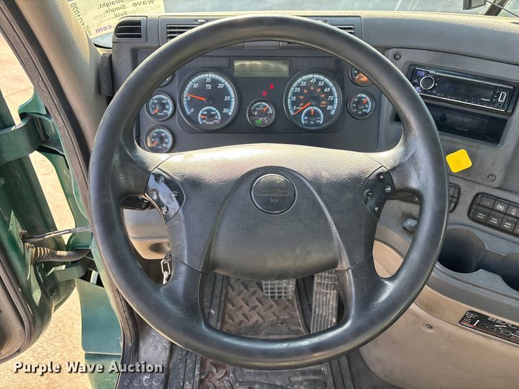 image for item FG1020 2017 Freightliner Cascadia 125 semi truck