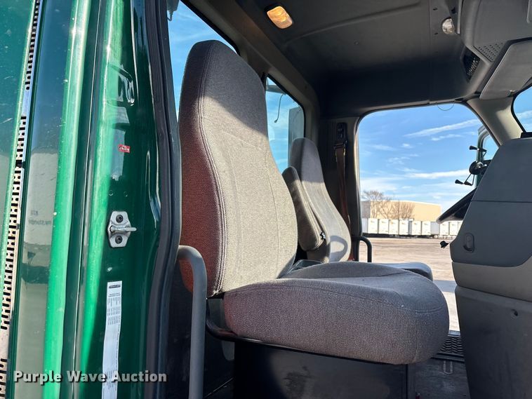 image for item FG1020 2017 Freightliner Cascadia 125 semi truck