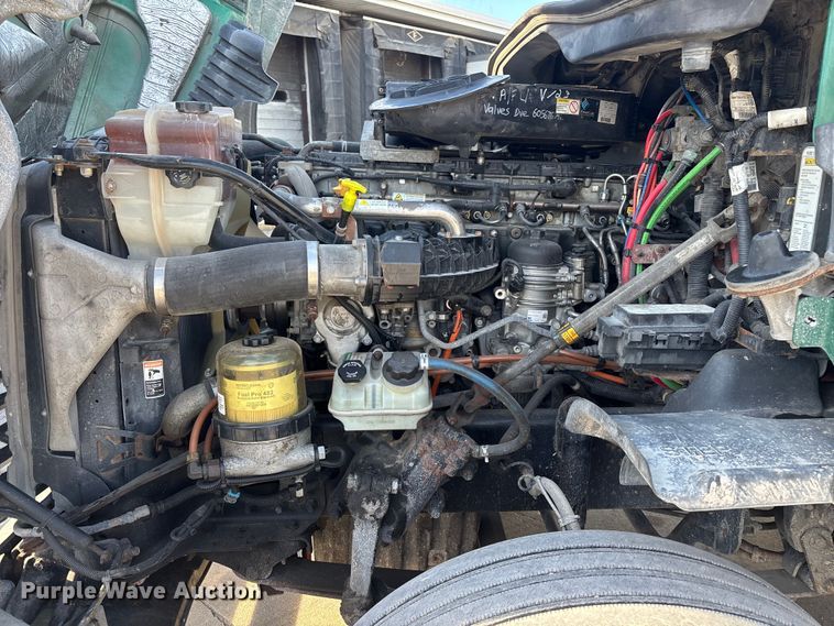 image for item FG1020 2017 Freightliner Cascadia 125 semi truck