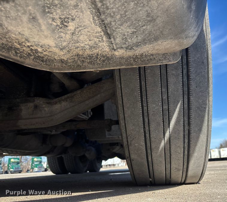 image for item FG1020 2017 Freightliner Cascadia 125 semi truck