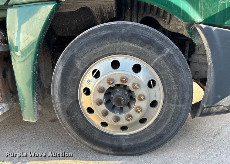 image for item FG1020 2017 Freightliner Cascadia 125 semi truck