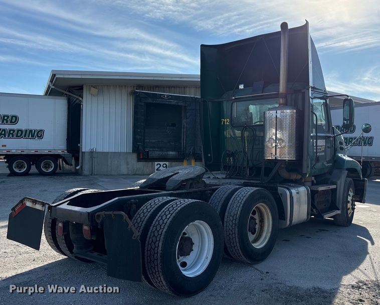 image for item FG1021 2016 Mack CXU613 semi truck