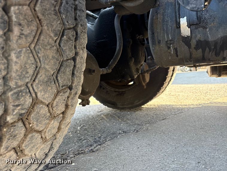 image for item FG1021 2016 Mack CXU613 semi truck