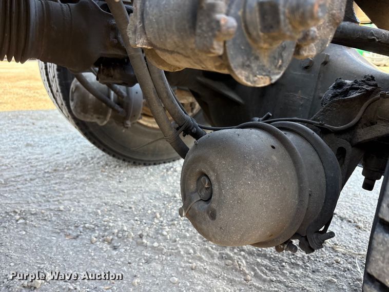 image for item FG1021 2016 Mack CXU613 semi truck