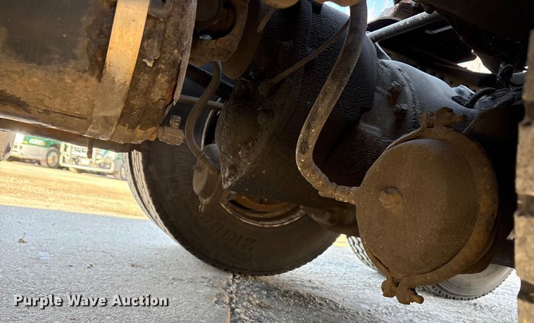 image for item FG1021 2016 Mack CXU613 semi truck