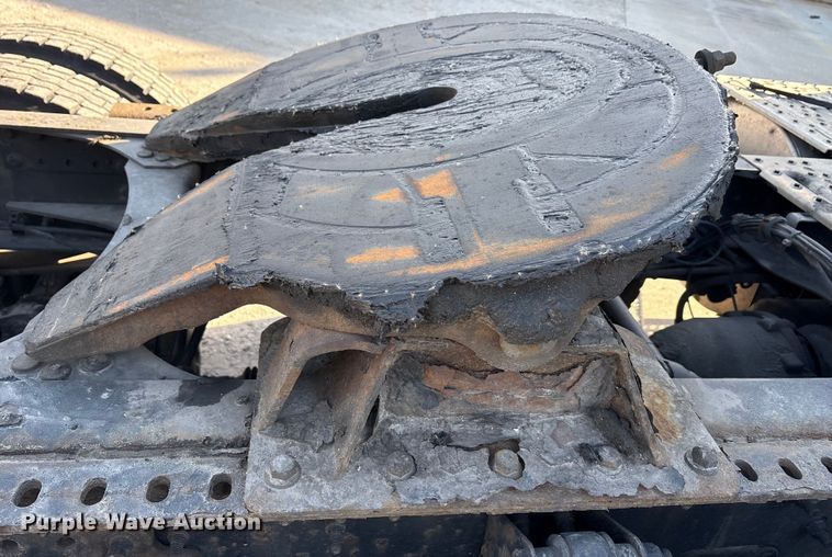 image for item FG1021 2016 Mack CXU613 semi truck