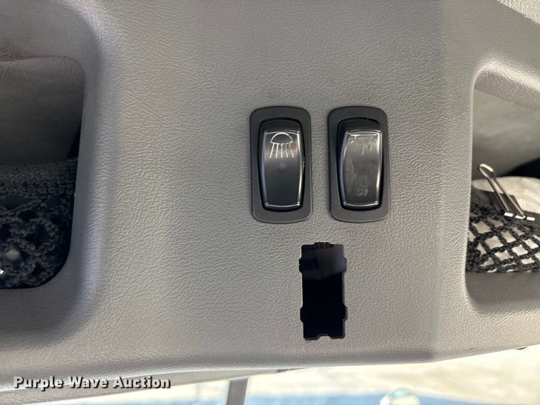 image for item FG1021 2016 Mack CXU613 semi truck