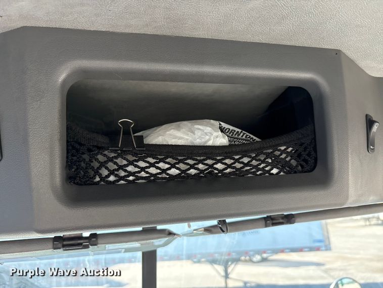 image for item FG1021 2016 Mack CXU613 semi truck