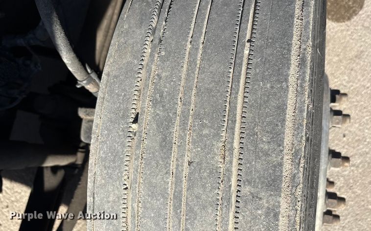 image for item FG1021 2016 Mack CXU613 semi truck