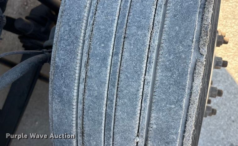 image for item FG1021 2016 Mack CXU613 semi truck