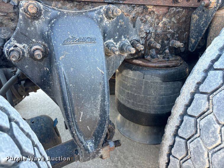 image for item FG1022 2017 Freightliner Cascadia 125 semi truck