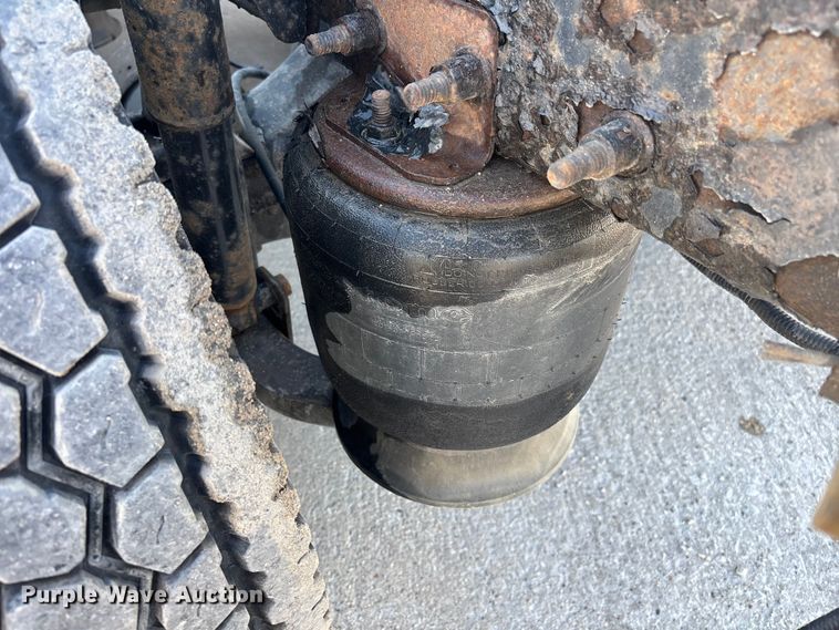 image for item FG1022 2017 Freightliner Cascadia 125 semi truck