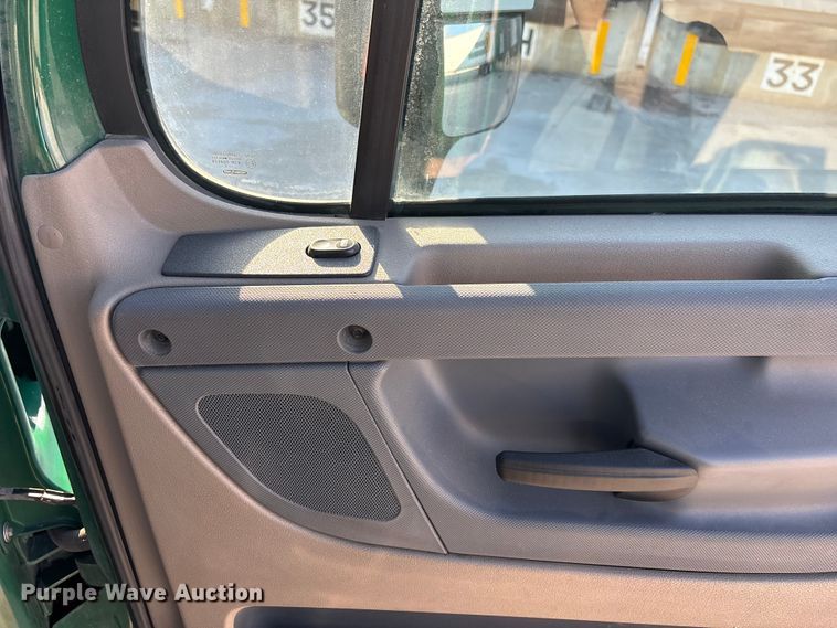 image for item FG1022 2017 Freightliner Cascadia 125 semi truck