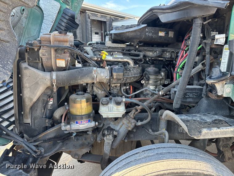 image for item FG1022 2017 Freightliner Cascadia 125 semi truck