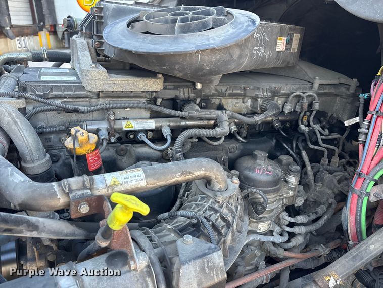 image for item FG1022 2017 Freightliner Cascadia 125 semi truck