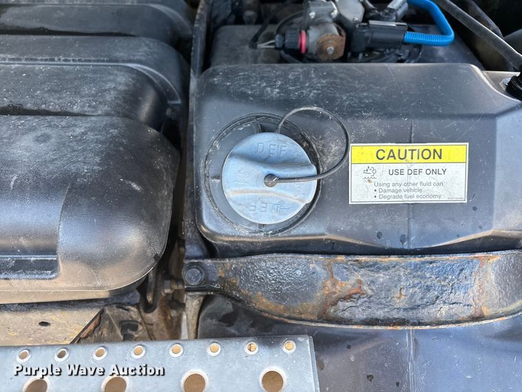 image for item FG1022 2017 Freightliner Cascadia 125 semi truck