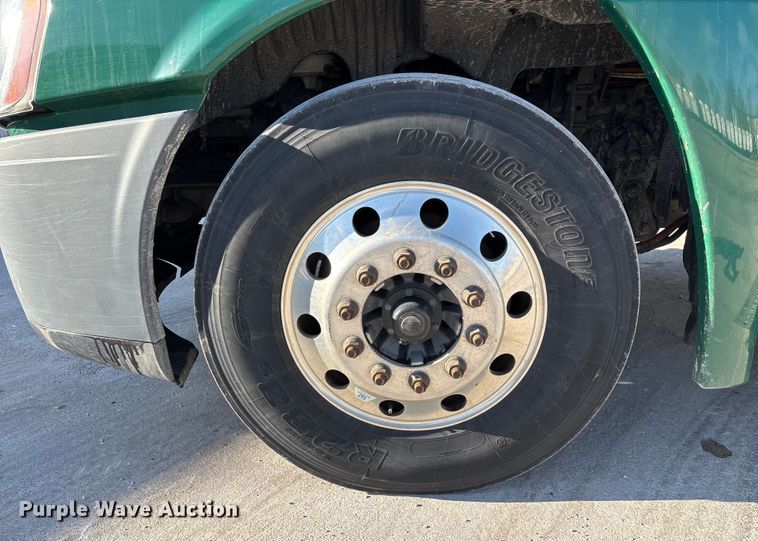 image for item FG1022 2017 Freightliner Cascadia 125 semi truck