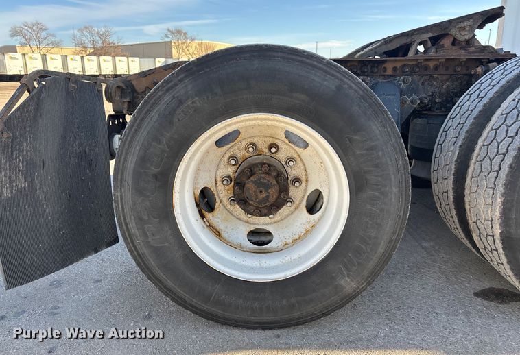 image for item FG1022 2017 Freightliner Cascadia 125 semi truck