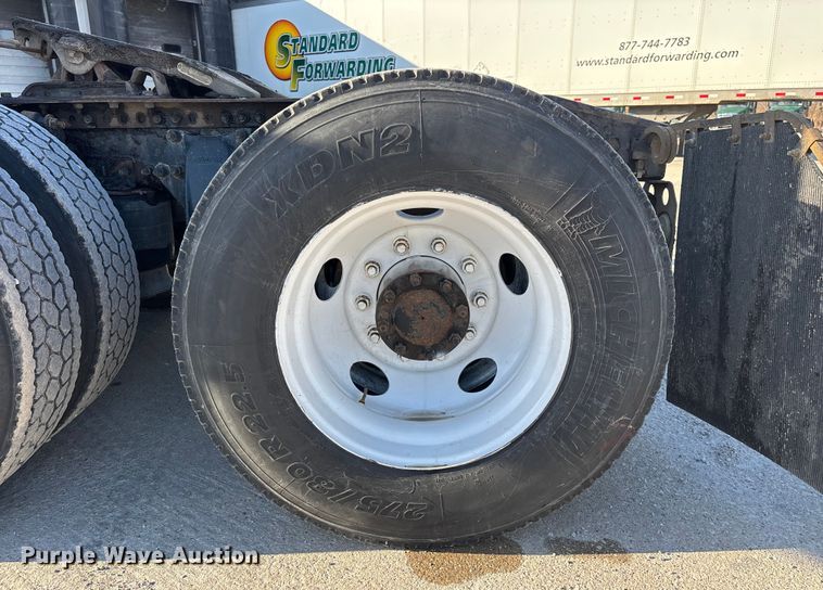 image for item FG1022 2017 Freightliner Cascadia 125 semi truck