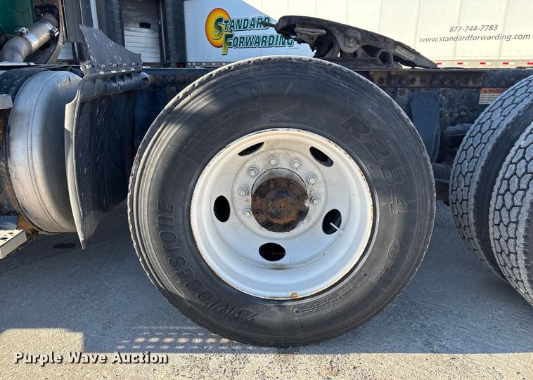 image for item FG1022 2017 Freightliner Cascadia 125 semi truck