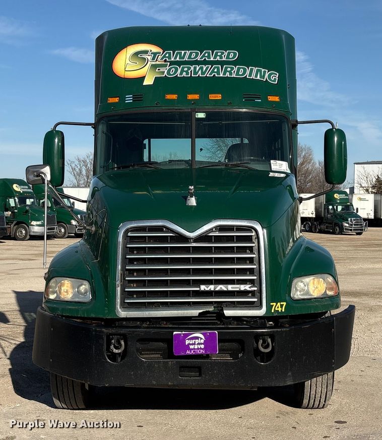 image for item FG1023 2016 Mack CXU613 semi truck