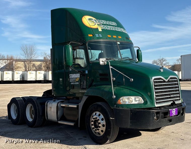 image for item FG1023 2016 Mack CXU613 semi truck