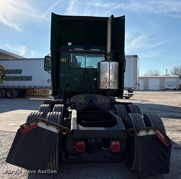 image for item FG1023 2016 Mack CXU613 semi truck