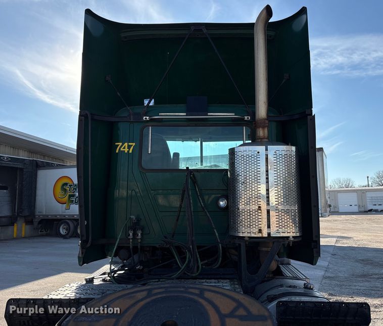 image for item FG1023 2016 Mack CXU613 semi truck