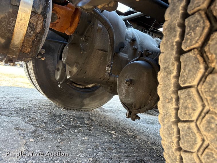 image for item FG1023 2016 Mack CXU613 semi truck