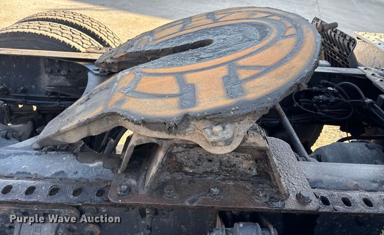 image for item FG1023 2016 Mack CXU613 semi truck