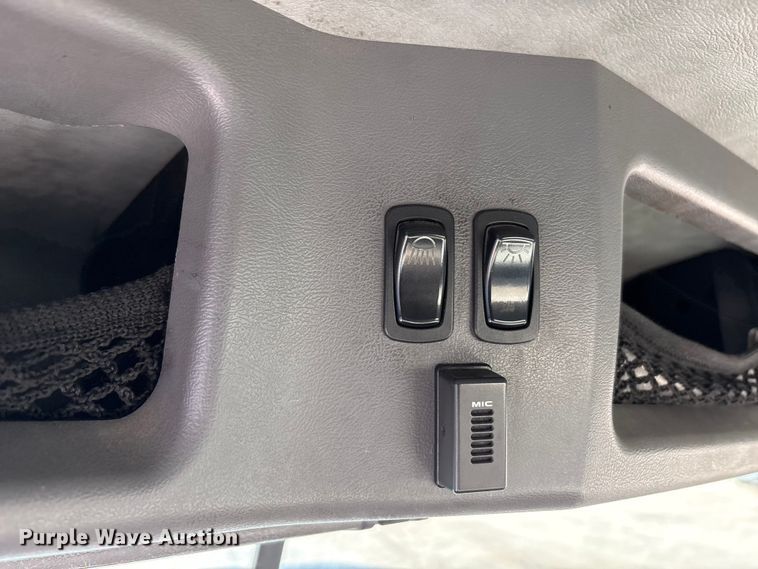 image for item FG1023 2016 Mack CXU613 semi truck