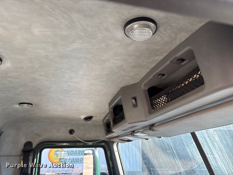 image for item FG1023 2016 Mack CXU613 semi truck